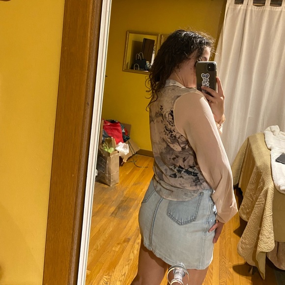 ⭐️SOLD⭐️Sheer Floral Pink Blousse - Picture 3 of 10